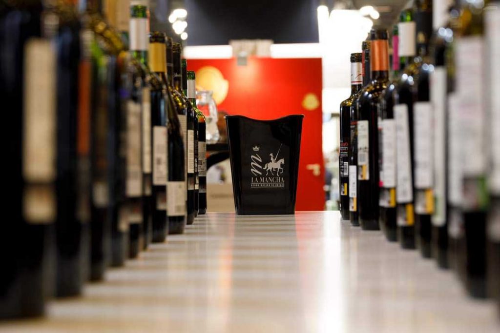 Balance positivo de los vinos DO La Mancha en Wine París 2022 | Cepas y ...